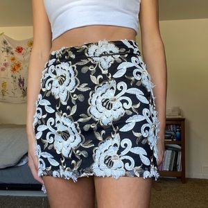 Detailed mini skirt